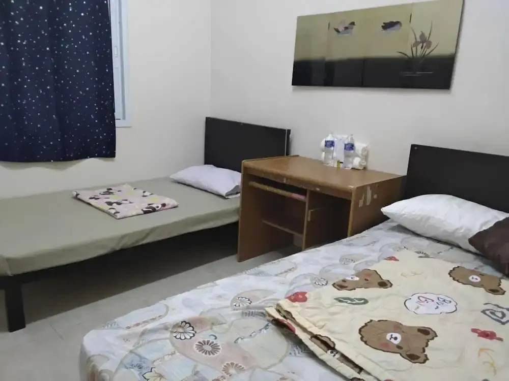 Hostel 24 Backpackers