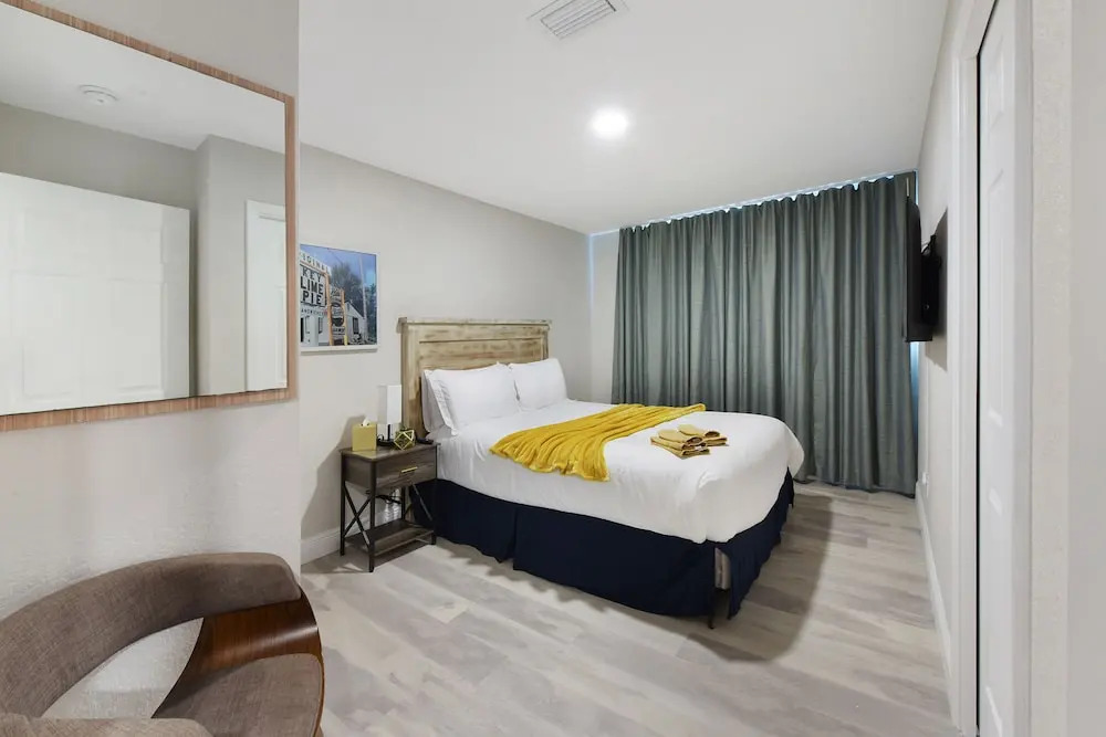 Palm Cove Motel