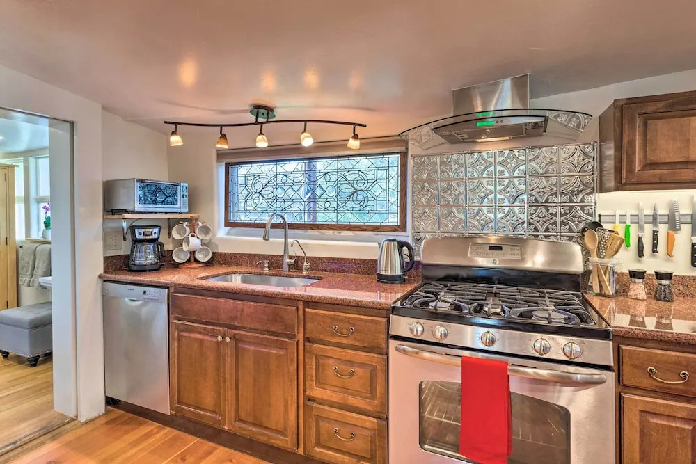 Carbondale Home - Steps to Dine, Shop & Hike!
