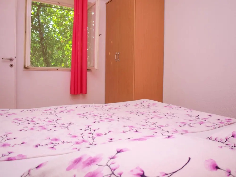 Apartment Postira Meri