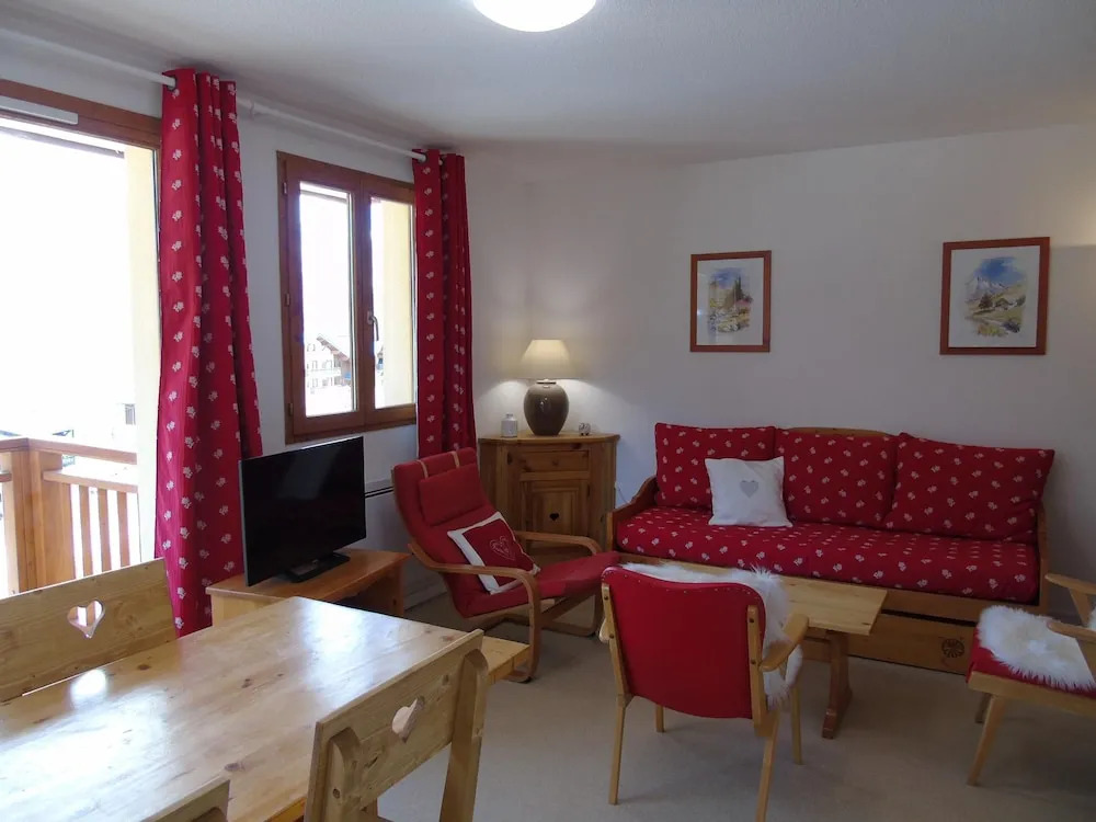 Lou Services Apartment G12 LSI 001