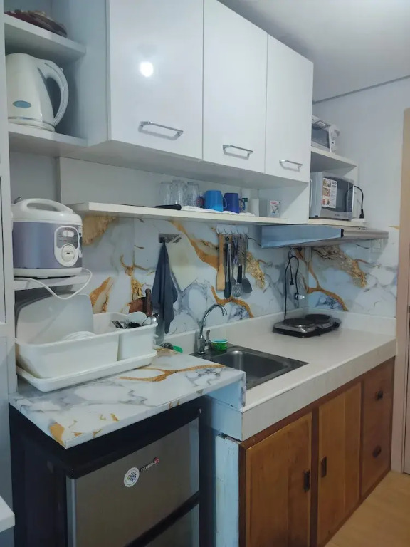 Cozy City Getaway in Quezon City - Entire Condo for Rent