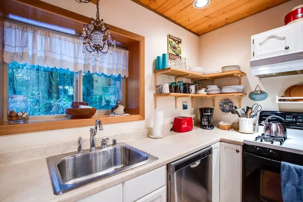 04SL - Hot Tub - BBQ - Pets OK - Sleeps 5