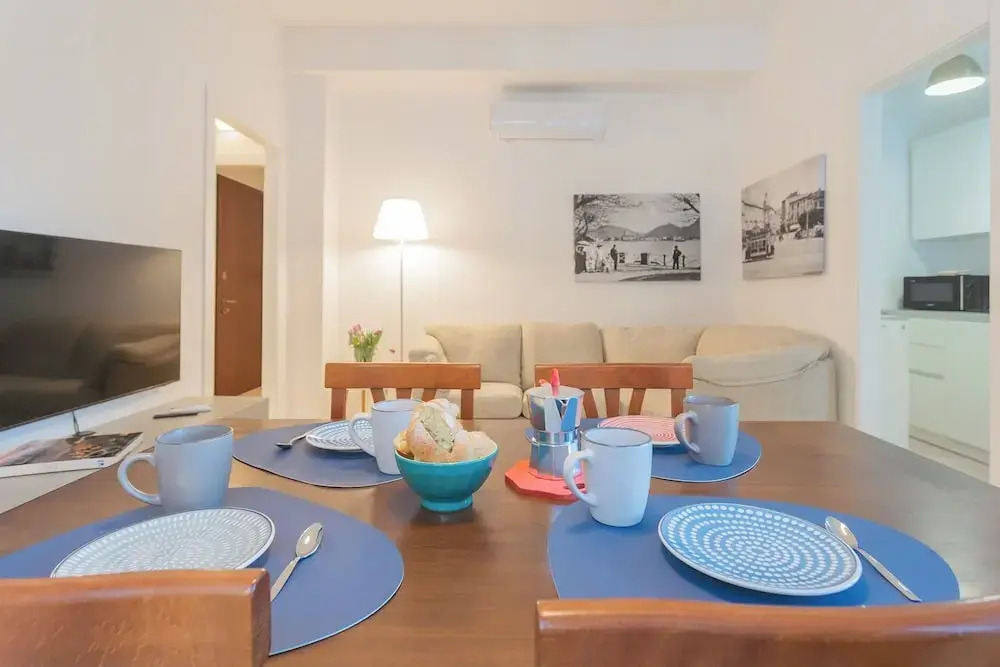 White Lake View Apartment by Rent all Como