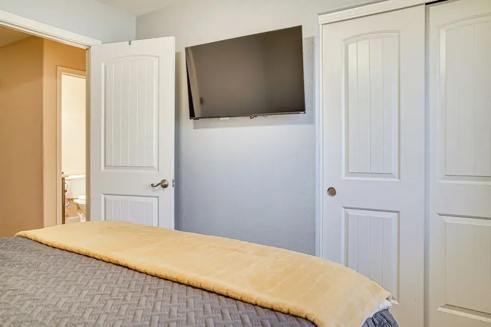 2 Mi to Surprise Stadium! Snowbird Haven w/ Pool