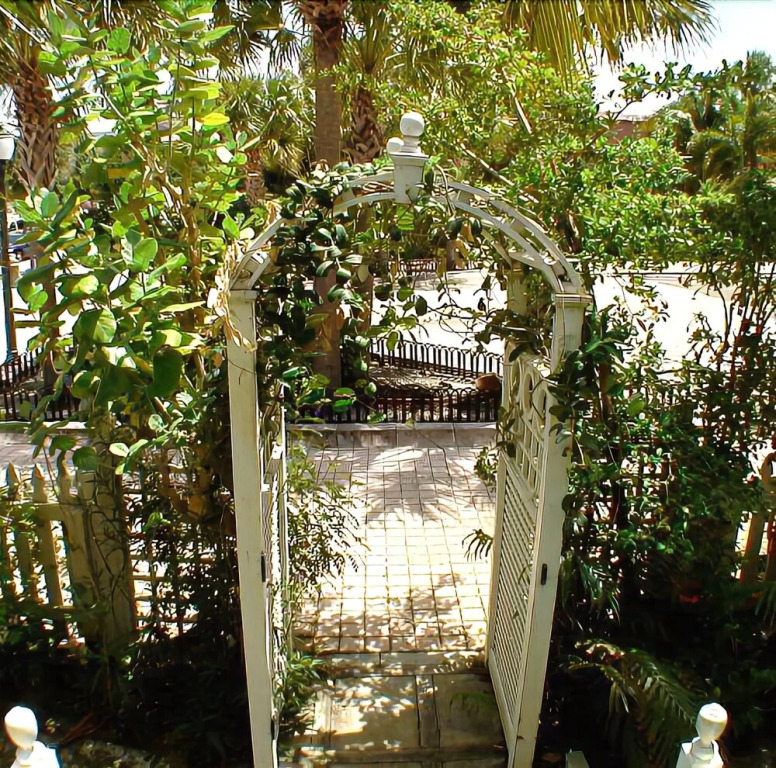 Palm Beach Hibiscus Bed & Breakfast