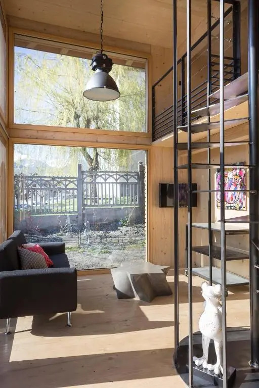 Les Lodges, by Refuges en ville