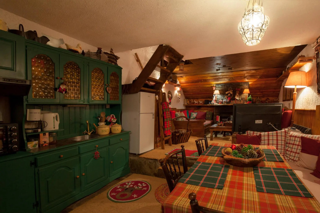 Dandy On The Hill Agoriani | Chalet Iris | Up to 6 people