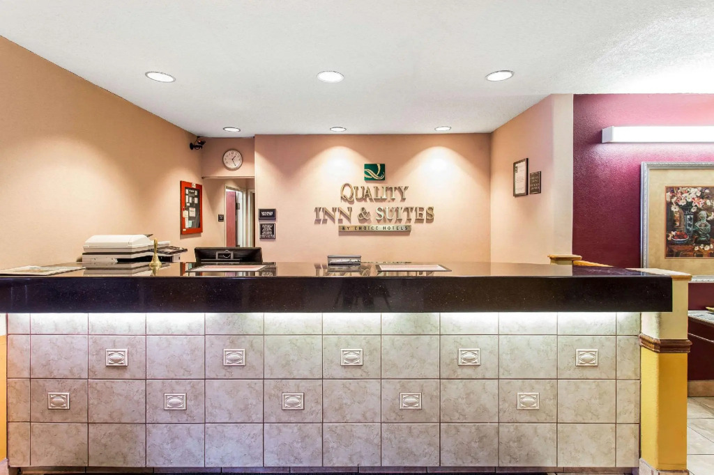 Spark by Hilton Lakewood Denver Southwest