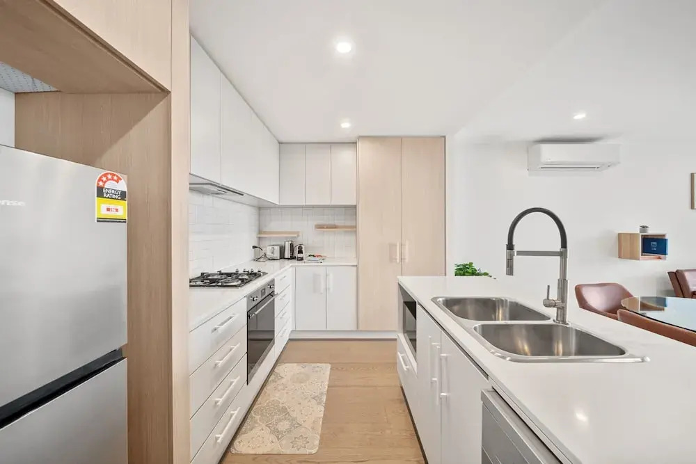 Stylish 2-bed Apartment With Luxe Amenities Access