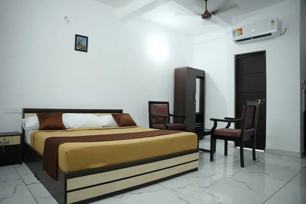 Hotel Gold Suite, Kakkanad