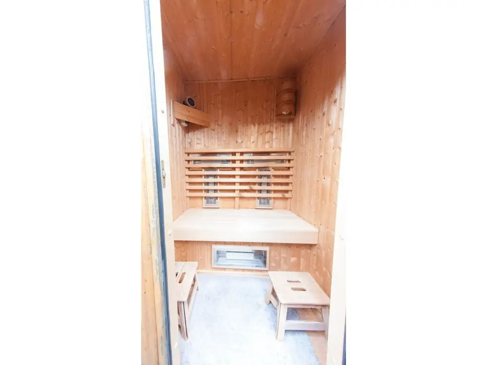 Bright & Spacious Garden Flat for 4 in London