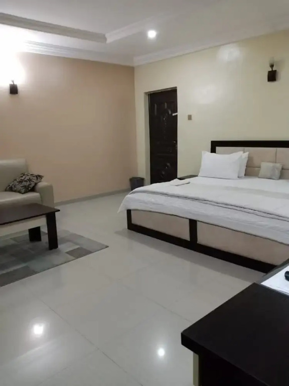 Gyeuti Citi Hotel and Suites