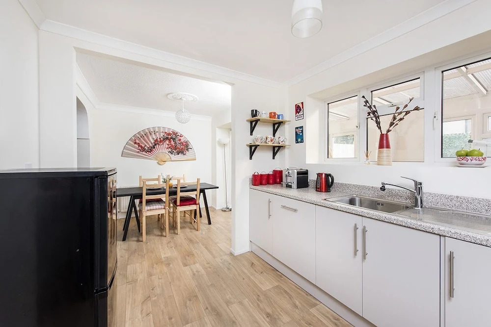 Cosy 2BR House With Patio Garden In Plaistow