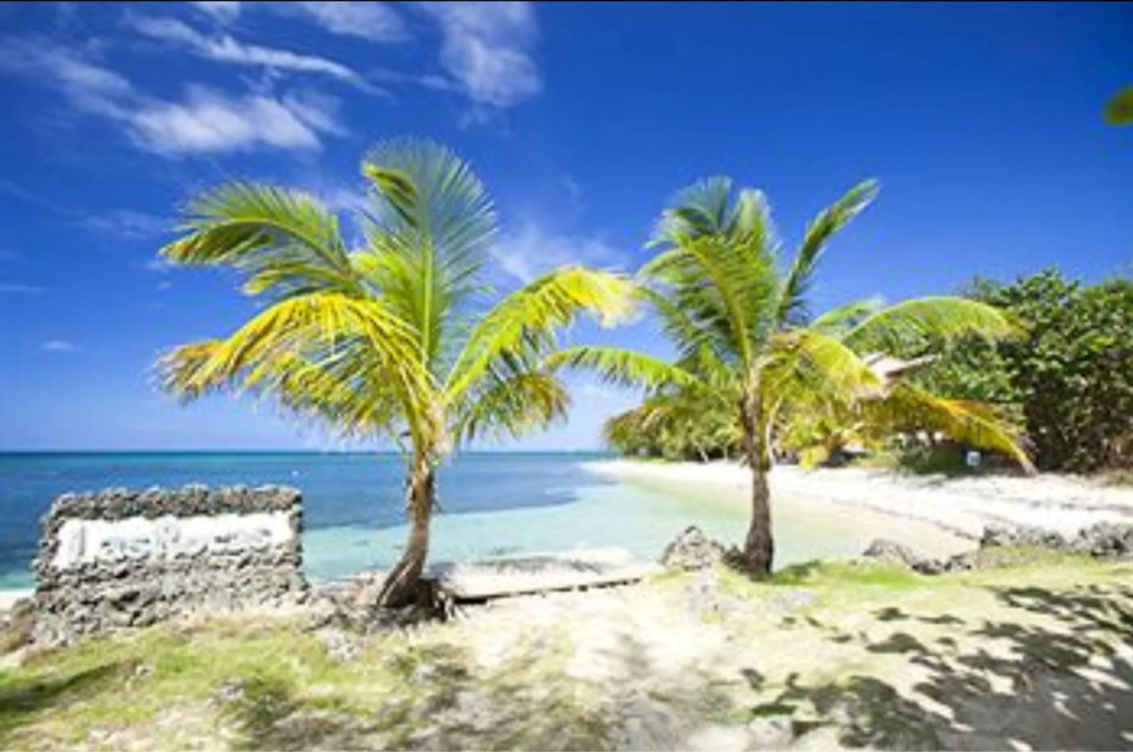 Las Rocas Resort and Dive Center