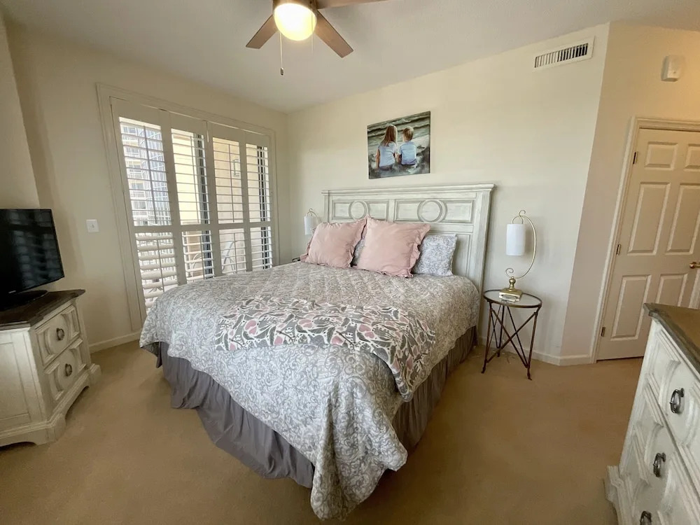 Corner Oceanfront 16th Floor Beauty With Access To All Amenities 4 Bedroom Condo