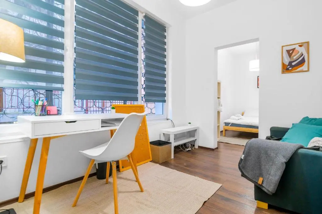 Cute&Cozy 2BD Flat with Balcony