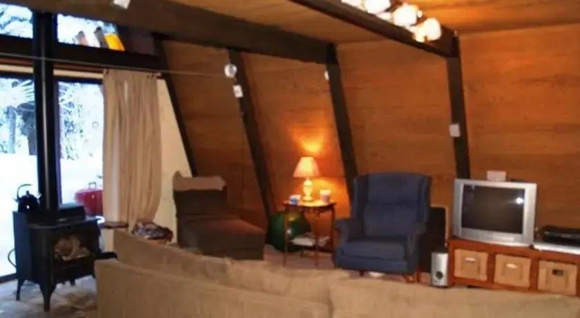RedAwning Northwoods Cabin