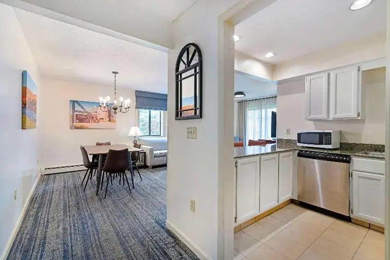 Best Western Plus Inn & Suites
