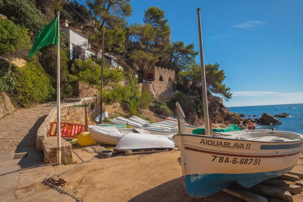 Fantastic 3 bedroom apartment, 300m to the sea