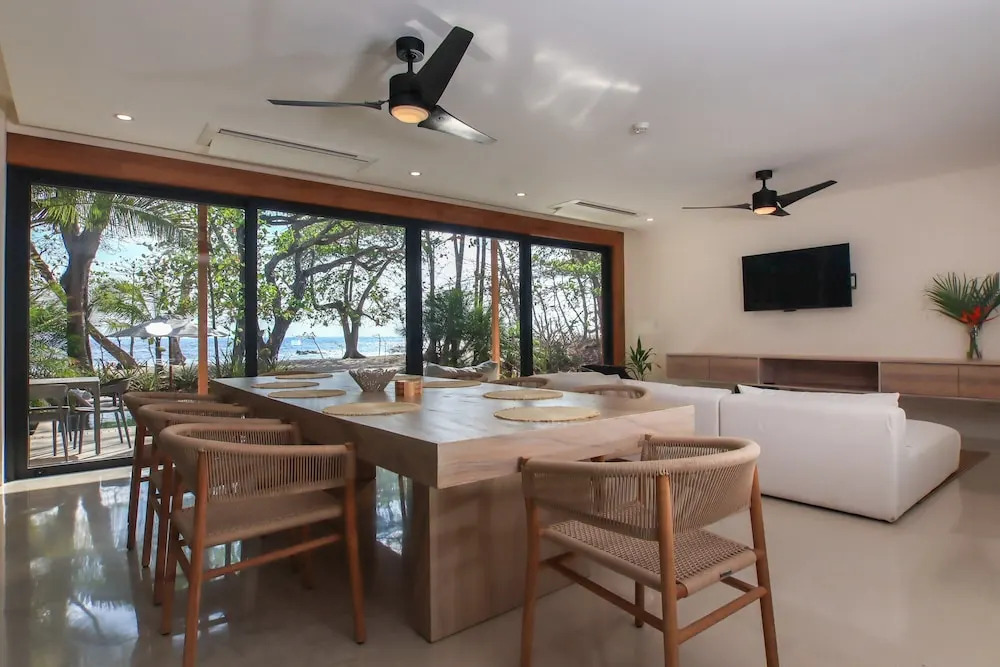 Luxury Beachfront Villa with private pool at Nantipa