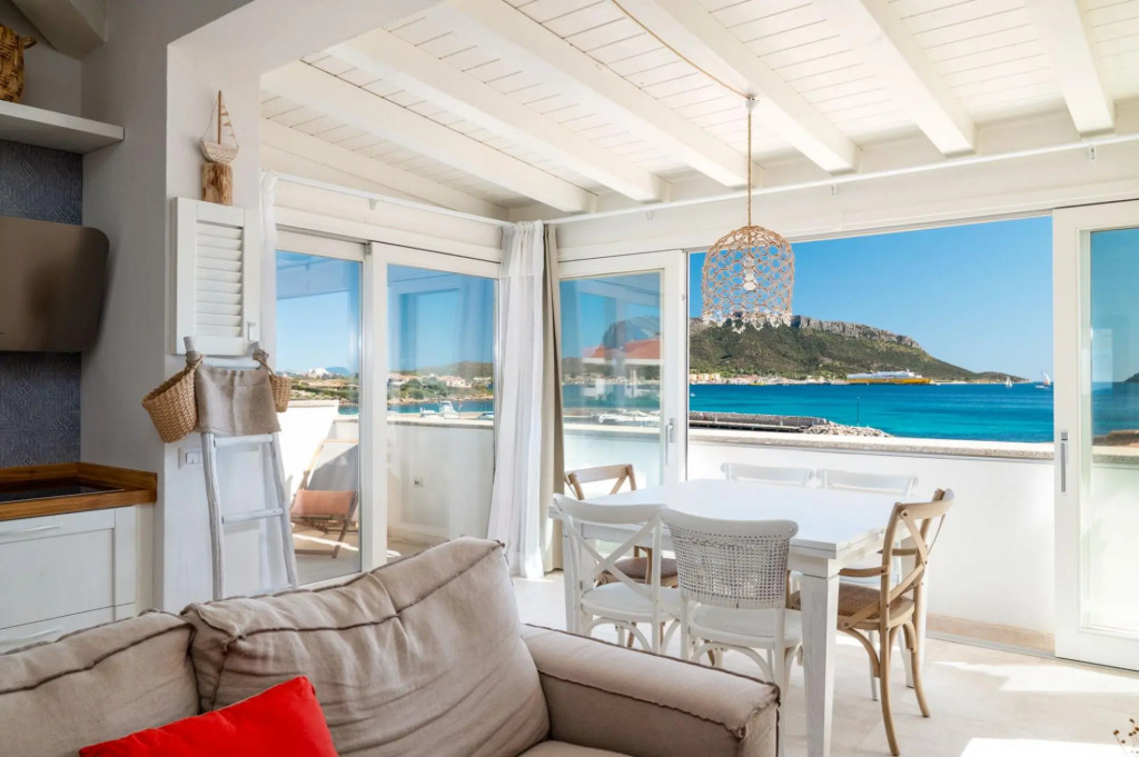 This charming one bedroom apartment is refined and elegantly furnished. It is perfect for a couple b-S'Abba Charming