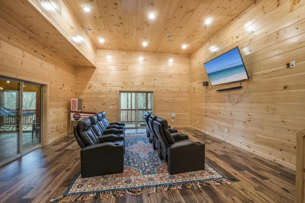 CR1 Huge Theater Indoor/outdoor Pools TV Wall Hot Tub Game Room