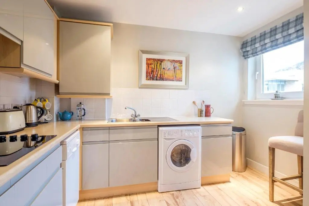 The Botanist Apartment Edinburgh Old Town 2 Bedroom Lift Parking previously The Parkgate Residence