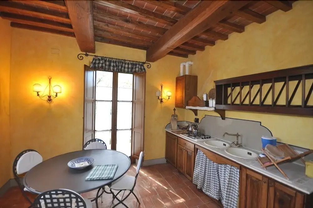 Villa Casentino by PosarelliVillas