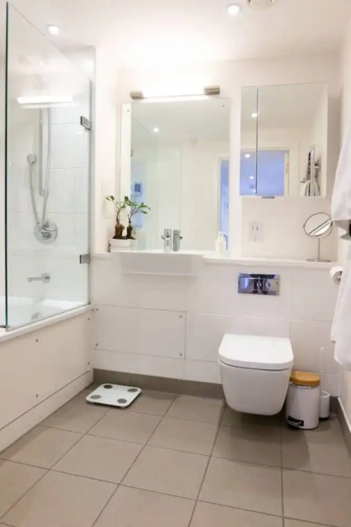 Beautiful Bohemian 2 Bedroom Flat In East London