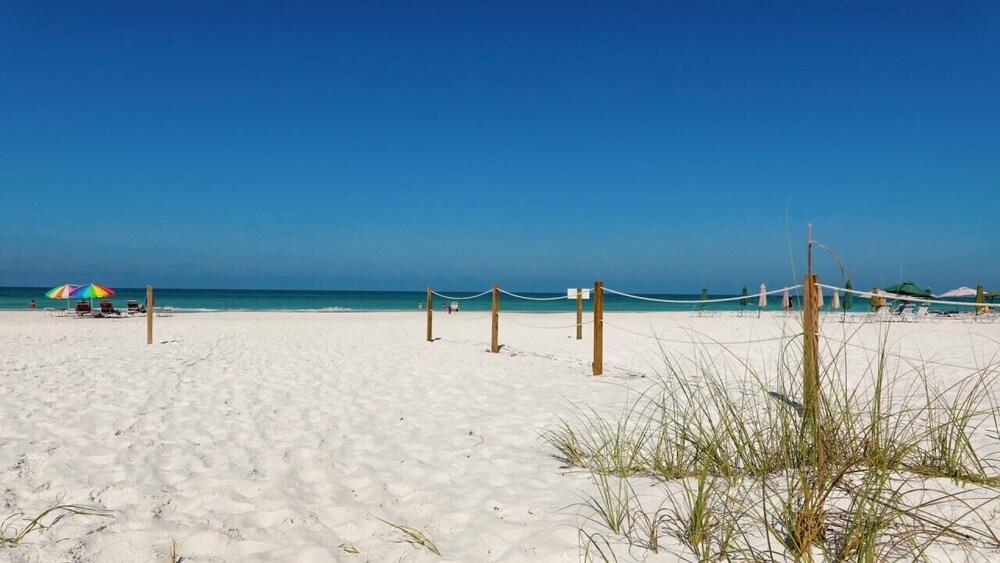 Anchorage Resort 6th Floor 2 Bedroom Condo on Siesta Key 0889