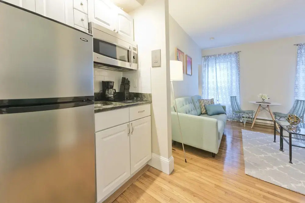 Pleasant Back Bay Suites by Sonder