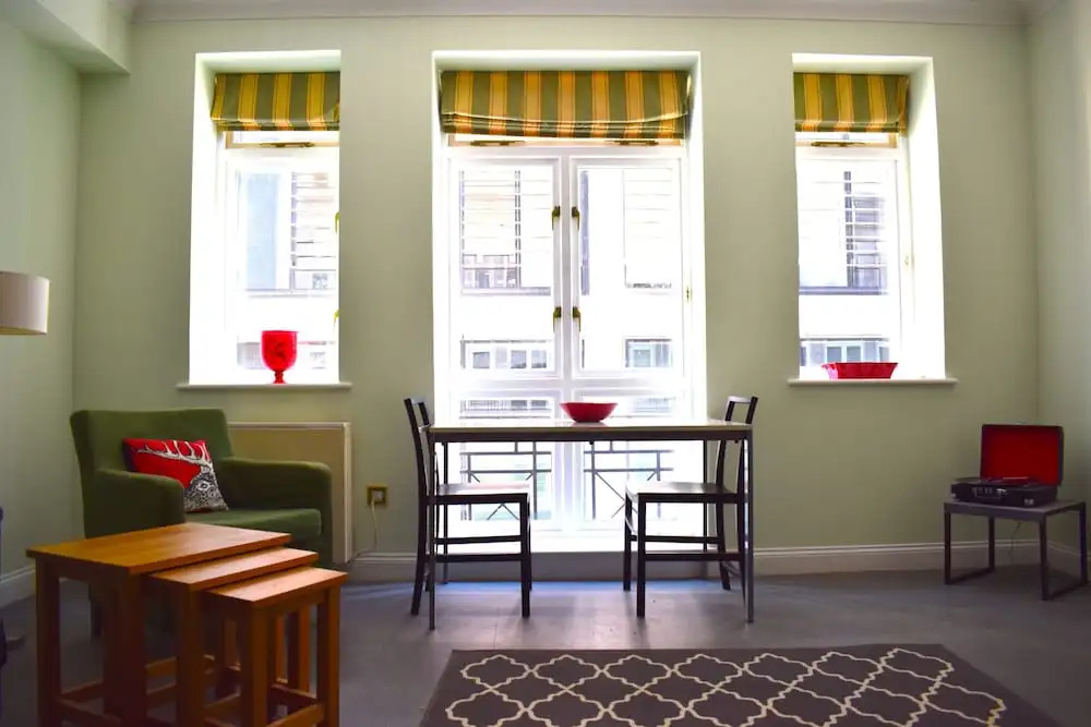 Central London Spacious 1 Bedroom Flat