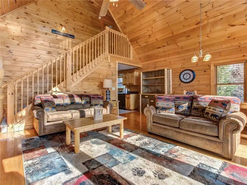 Timeless Mountain View, 3 Bedrooms, Pool Access, Hot Tub, Arcade, Sleeps 10