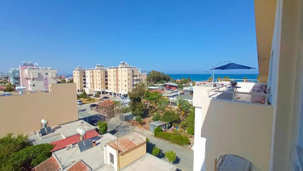 Luxury Maisonette Apartment -SEA VIEW, NETFLIX, GYM- 5 Min from Beach