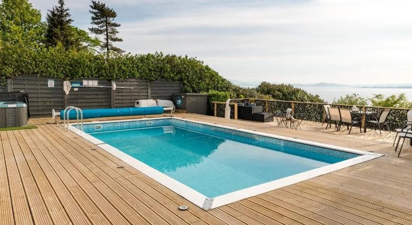 Northcliff Manor