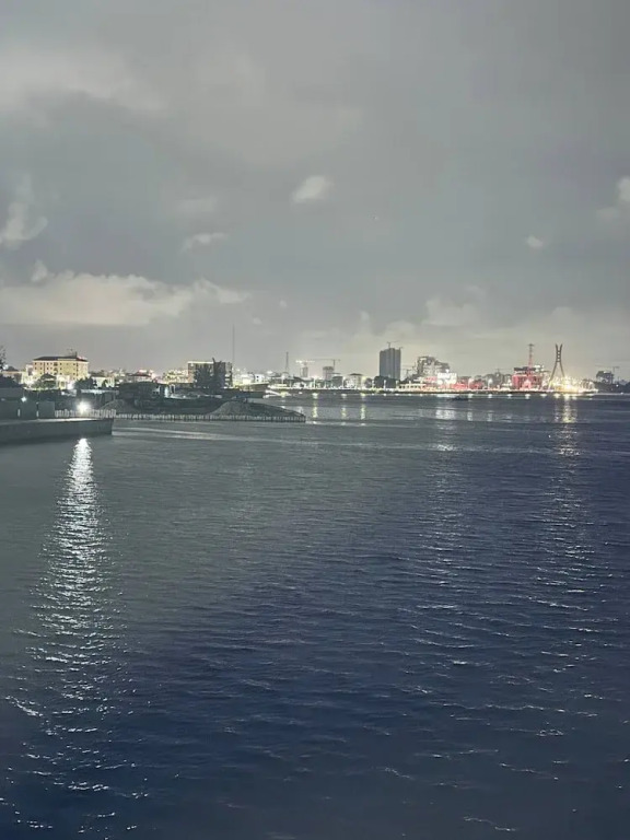 Chic Waterfront 2BR in Lekki Phase 1 - 5 Star Apt
