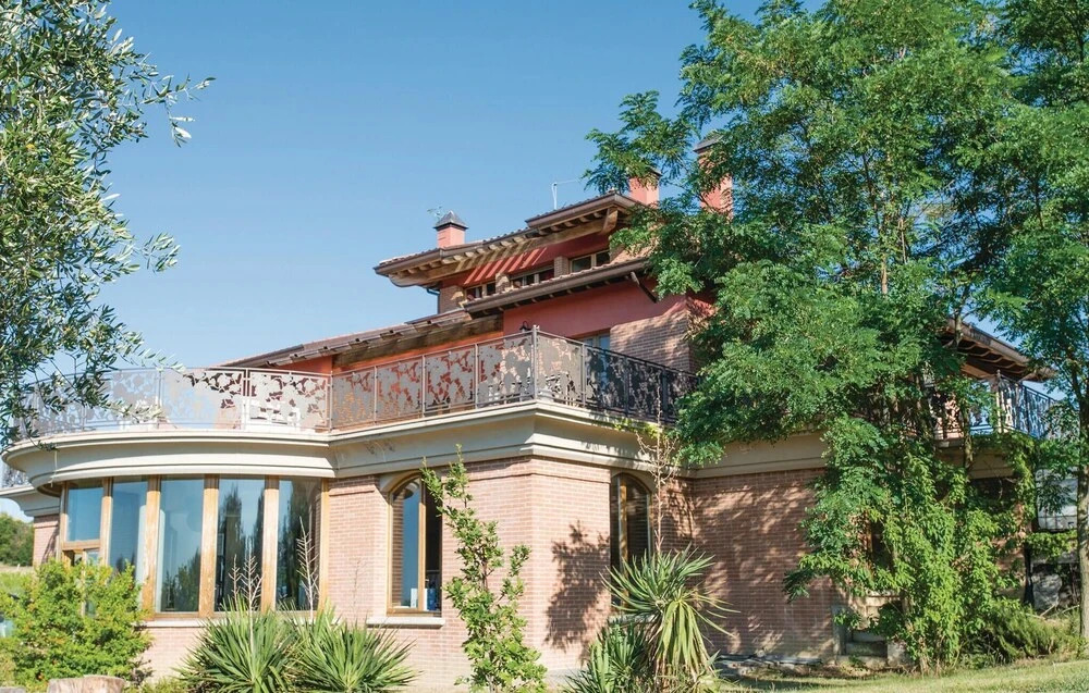 Stunning Home in Rimini -rn- With 4 Bedrooms and Wifi