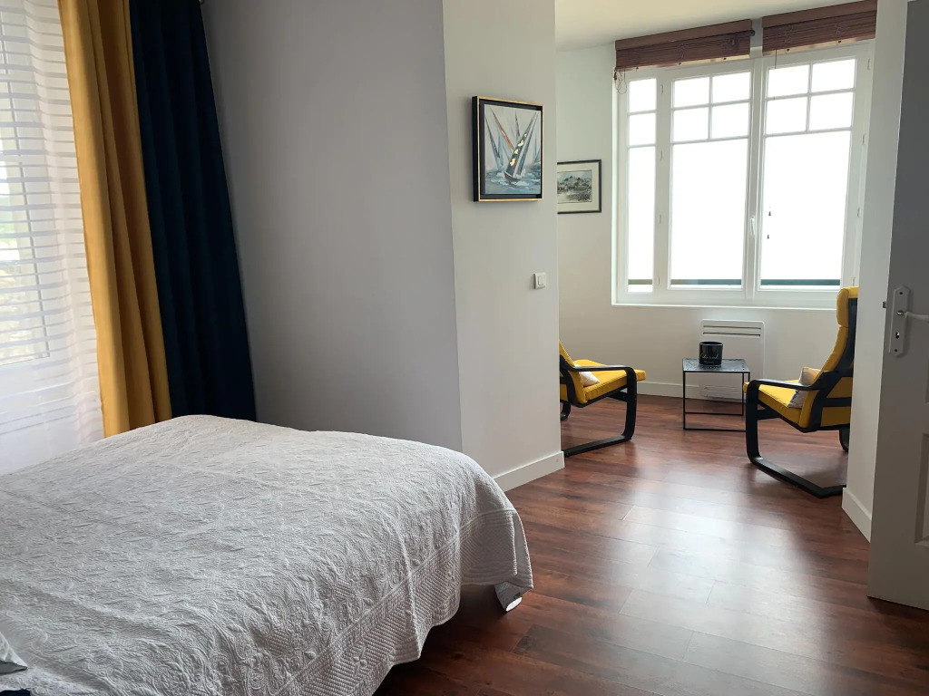 Duplex apartment in a prime seafront location, Treboul, Douarnenez