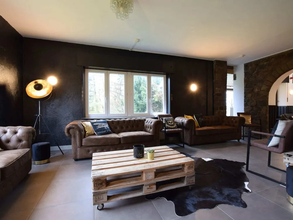 Spacious Holiday Home in Vielsalm near Baraque de Fraiture