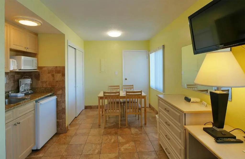Page Terrace Beachfront Hotel