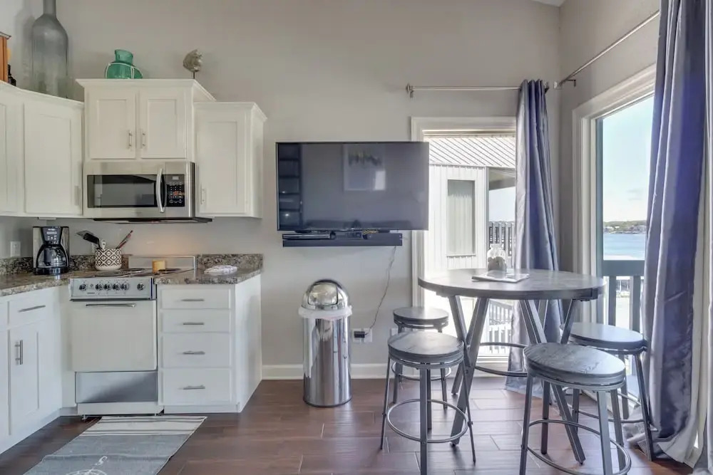 Condo w/ Community Pool & Boat Ramp in Osage Beach