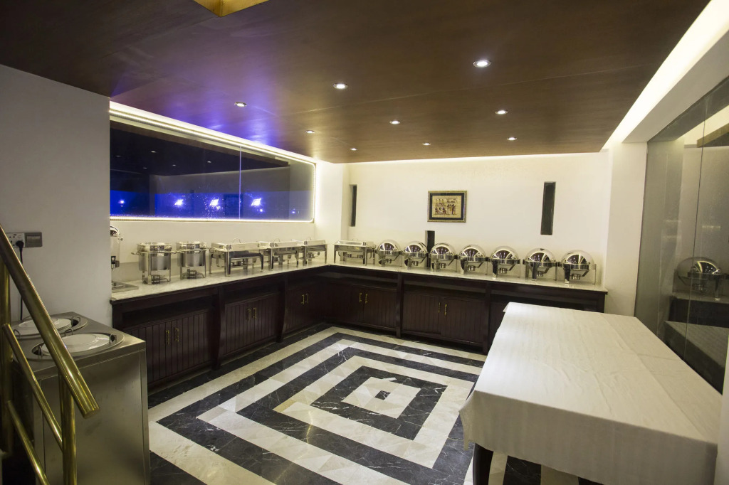 Monsoon Inn