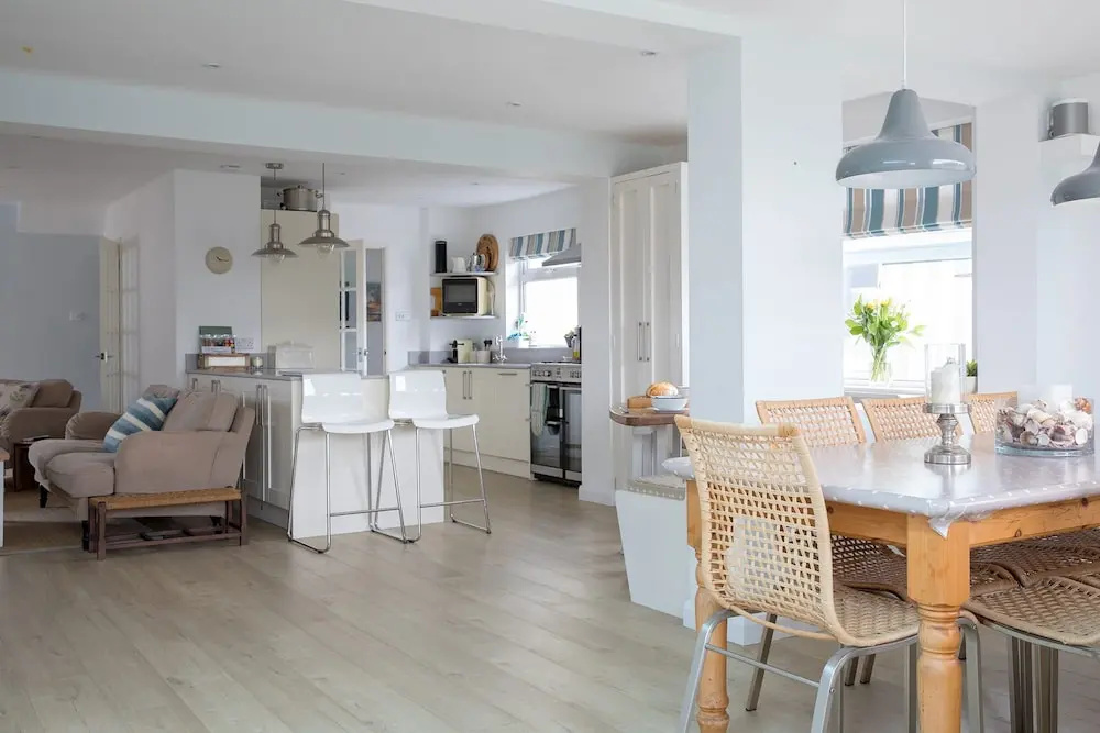 Family Seaside Retreat - 5 minutes to Beach