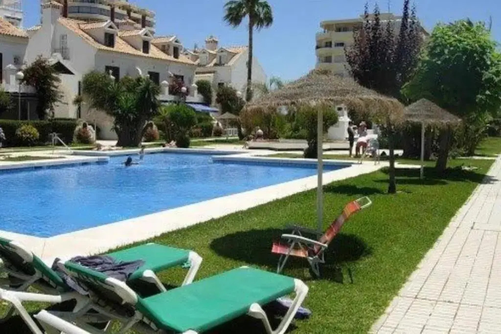 Amplio apartamento junto al mar
