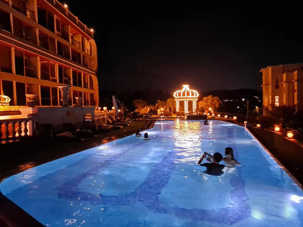 GoldOne Hotel & Suites