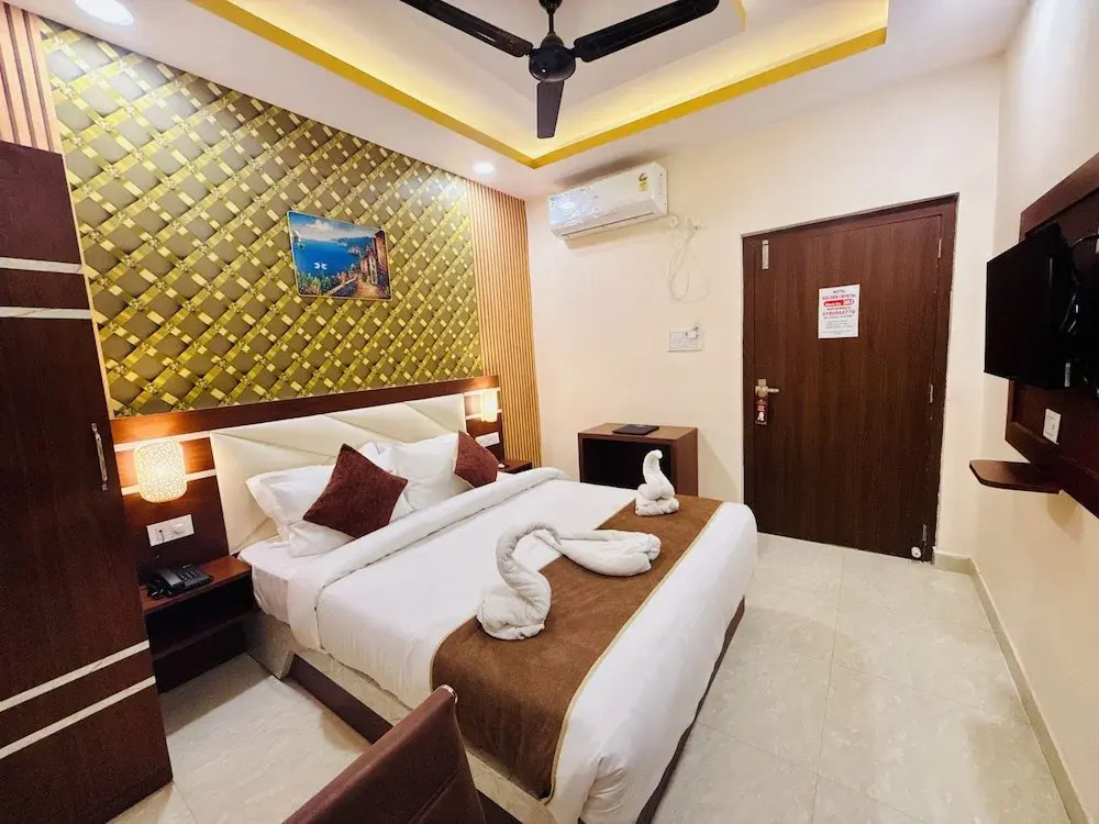 Hotel Golden Crystal Best Hotel in kankarbagh Patna