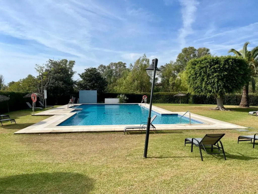 Guadalmina Beach Holidays Suite Apartment,