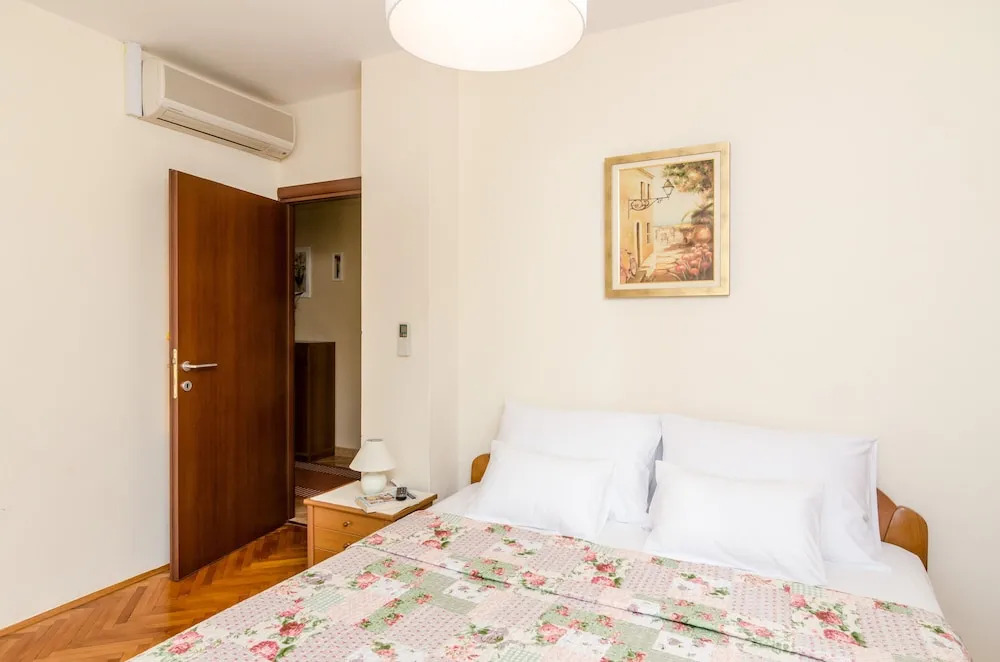 Apartment 4U