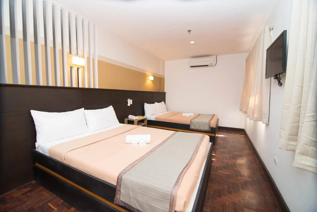 WE Travelers Inn